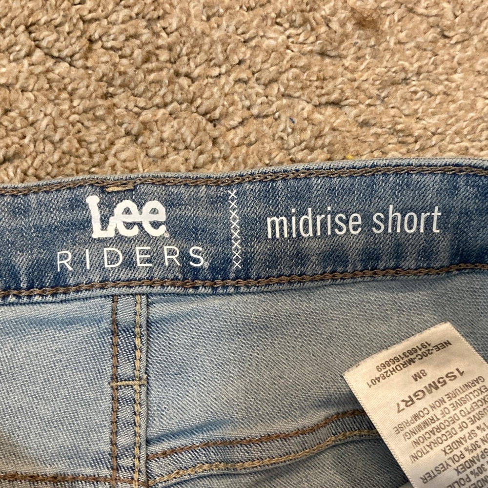 Lee Riders Mid Rise Jean Shorts - Picture 2 of 4